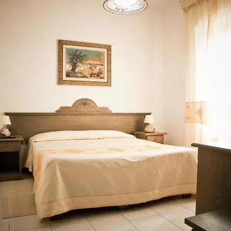Hotel Artu 3*